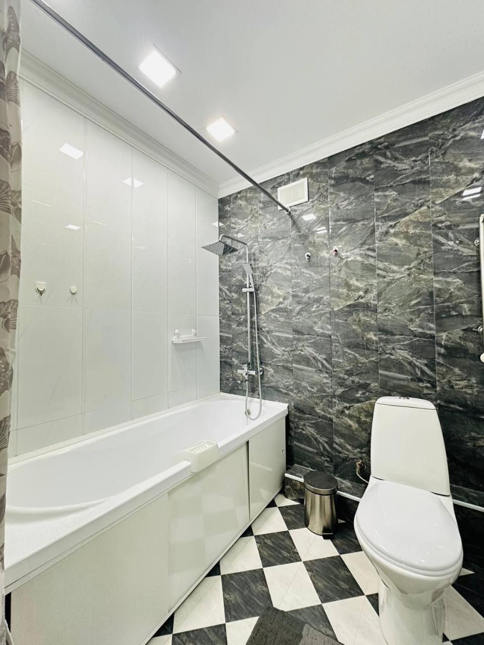 Ns Tau 3-room Apartment Almaty