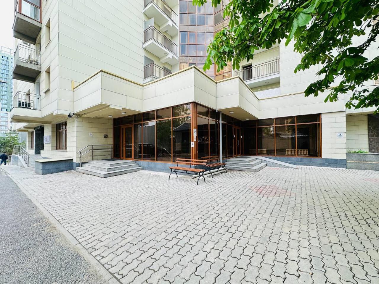 Ns Tau 3-room Apartment Almaty