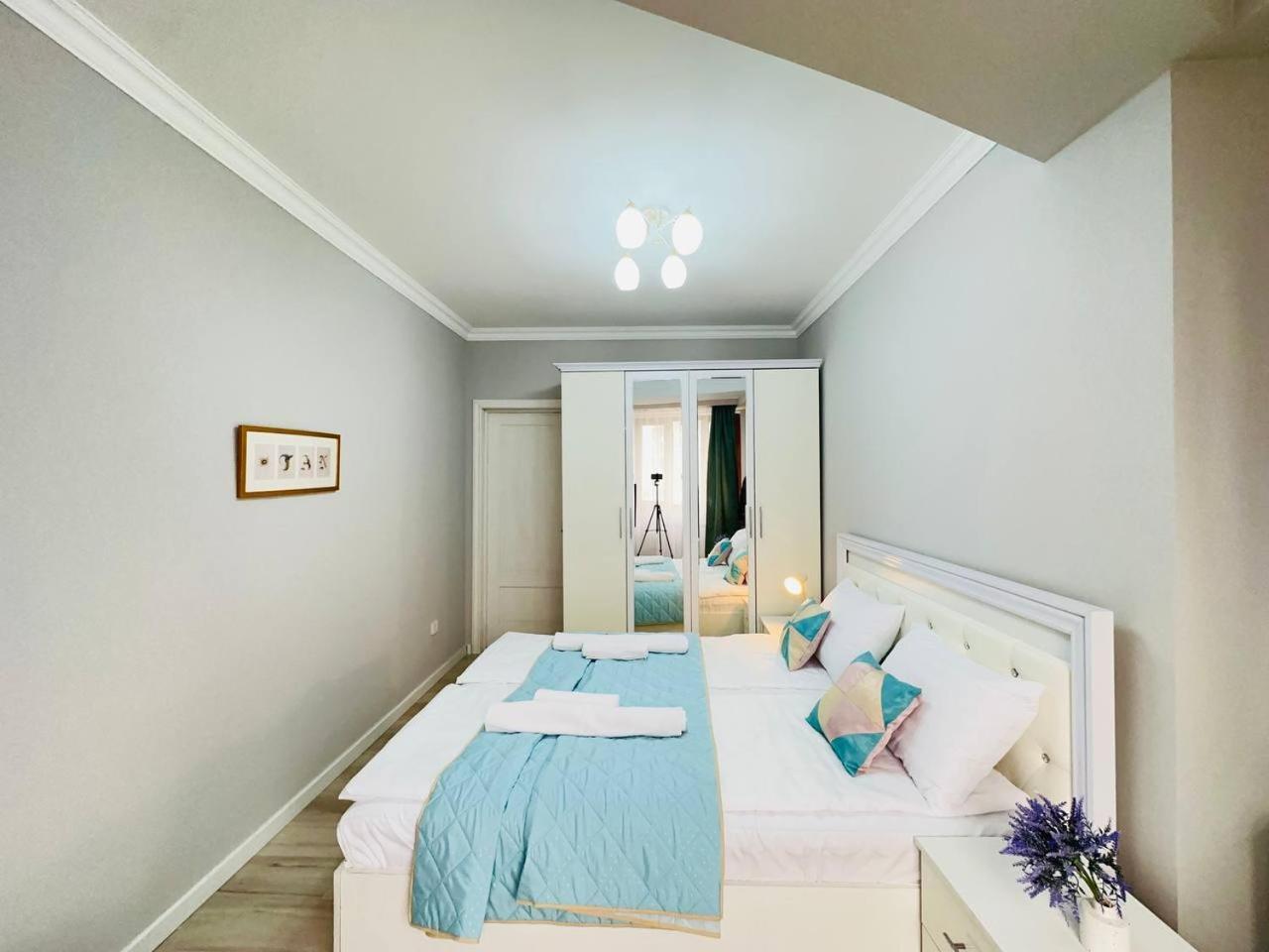 Ns Tau 3-room Apartment Almaty